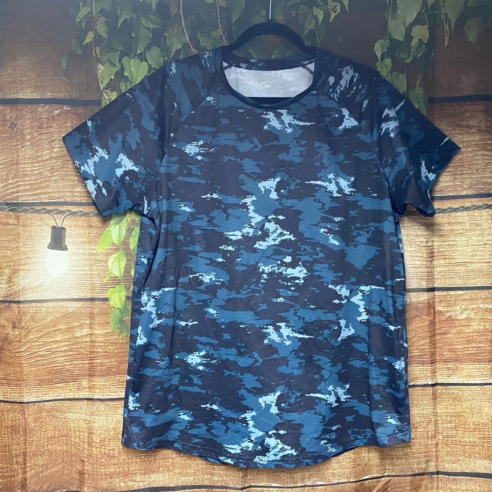 EUC Zyia Camo Max Out T